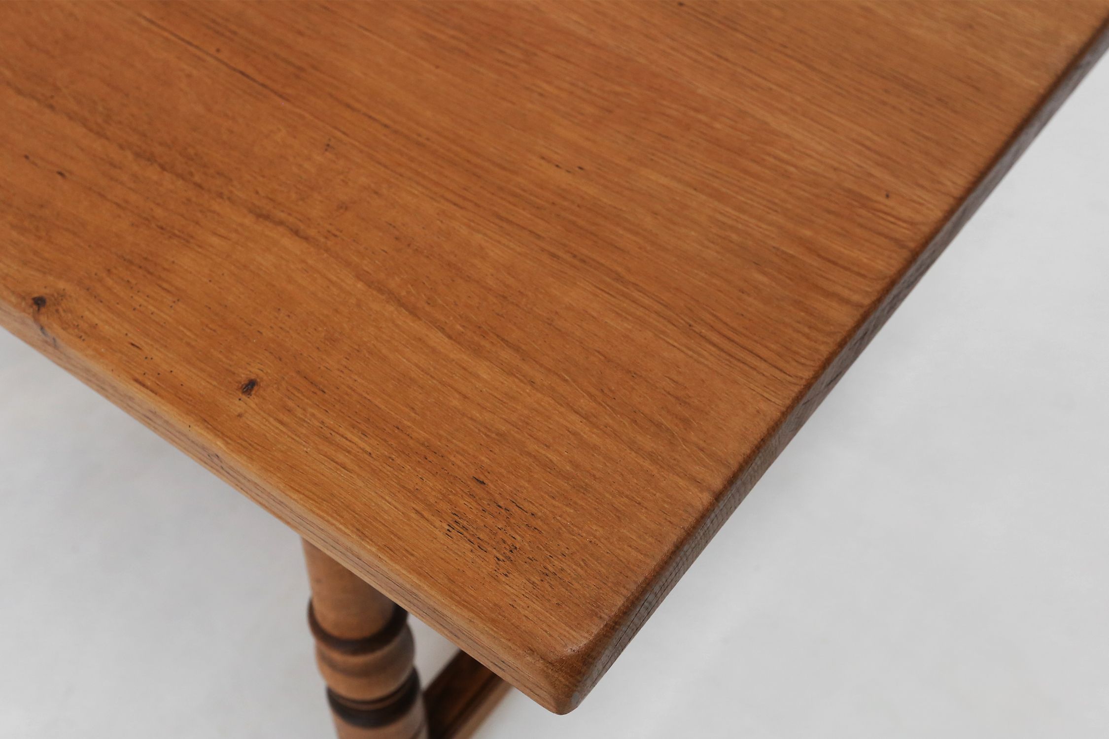 20th century Belgian oak dining tablethumbnail